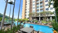 unixx seaview hotel内部或周边的泳池