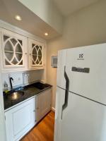 Flat Estaza Luxo Moema Ibirapuera com garagem piscina 202的厨房或小厨房