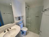 Flat Estaza Luxo Moema Ibirapuera com garagem piscina 202的一间浴室