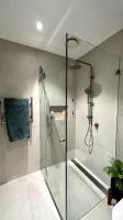 Avalon Beach Guesthouse的一间浴室