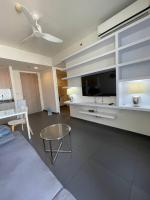 unixx seaview hotel的厨房或小厨房