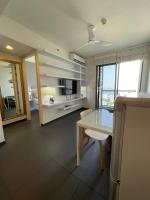 unixx seaview hotel的厨房或小厨房