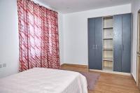 iFORA Homes- Stylish 3 Bedroom Condo near A&C Mall客房内的一张或多张床位