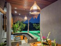 Uma Jala Villa Ubud内部或周边的泳池