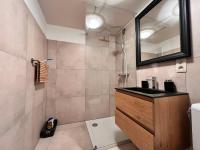 Elegant 2pcs Proche Bruxelles的一间浴室