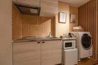 Tokyo Modern Stay Shinjuku的厨房或小厨房