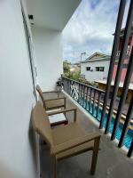 Lanta Corsica Hotel的阳台或露台