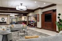 Holiday Inn National Airport/Crystal City by IHG的休息区