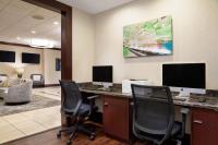 Holiday Inn National Airport/Crystal City by IHG的电视和/或娱乐中心
