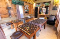 Doni House &amp; Villas的休息区