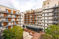 格勒诺布尔Apparthotel Le Hüb Grenoble的两座高楼空中景观