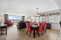 Yacht Club Villas 1-505 - Marina View的休息区