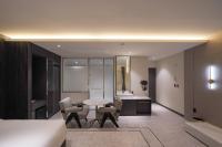 Urban Groove Hotel Seomyeon客房内的一张或多张床位