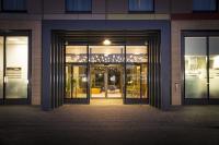 Courtyard by Marriott Edinburgh West的门面或入口