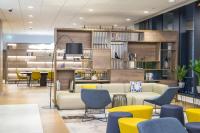 Courtyard by Marriott Edinburgh West的休息区