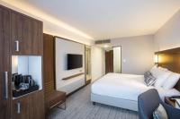 Courtyard by Marriott Edinburgh West客房内的一张或多张床位
