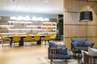 Courtyard by Marriott Edinburgh West的休息区