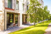 Courtyard by Marriott Edinburgh West外面的花园
