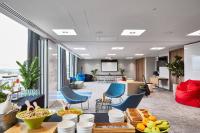 Courtyard by Marriott Edinburgh West的休息区
