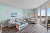 5 Star Resort 11th Fl Stunning Sunrise 2BR 2BA King Suite,Pools ,Shuttle or Walk to Beach的休息区