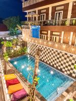 Ceria House Ungasan Uluwatu内部或周边的泳池