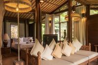 Dua Dari, a Residence by Hadiprana的休息区