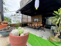 SAKURA House ĐÀ LẠT外面的花园