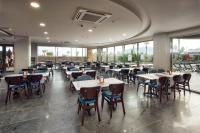 Elysee Rive Hotel餐厅或其他用餐的地方