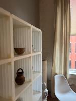 Beach Street Loft的休息区