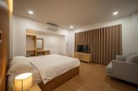 Baan San sook Pool Villa at Nimman的电视和&#47;或娱乐中心