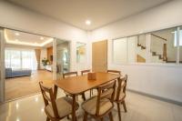 Baan San sook Pool Villa at Nimman的休息区