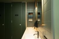The Elephant Hostel的一间浴室