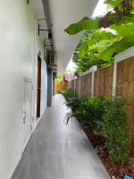 Lanta Corsica Hotel外面的花园