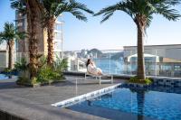 Mer de laube Hotel内部或周边的泳池