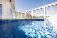 Mer de laube Hotel内部或周边的泳池