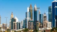 阿布扎比Abu Dhabi Bed Space的高楼林立的大城市景观