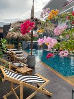 Lanta Corsica Hotel内部或周边的泳池