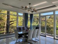 Lan Anh Villas Resort的阳台或露台