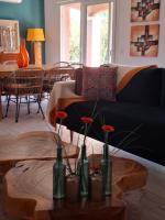 Le Mas Victoria - Chambres d'hôtes avec table d'hôtes-Parking privé ferme的休息区