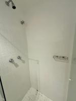 Flat Estaza Luxo Moema Ibirapuera com garagem piscina 202的一间浴室