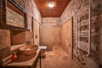 Luwian Stone House的一间浴室