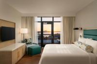 Hotel Effie Sandestin Resort, Autograph Collection客房内的一张或多张床位