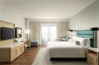 Hotel Effie Sandestin Resort, Autograph Collection客房内的一张或多张床位