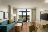 Hotel Effie Sandestin Resort, Autograph Collection的电视和&#47;或娱乐中心
