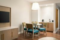 Hotel Effie Sandestin Resort, Autograph Collection的电视和&#47;或娱乐中心