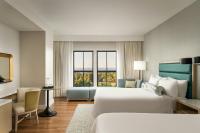 Hotel Effie Sandestin Resort, Autograph Collection客房内的一张或多张床位