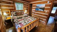 Rustic Cabin客房内的一张或多张床位