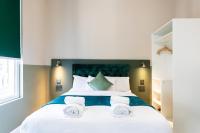 The Chapter Hotels - Finsbury Park客房内的一张或多张床位