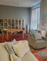 Beach Street Loft的休息区