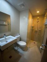 A&G Condotel at 101newport Across NAIA T3的一间浴室